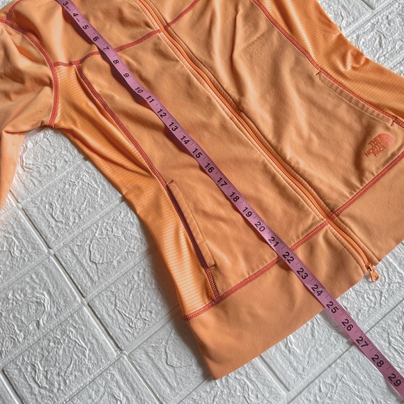 North Face Women’s Medium Peach Orange Zip-up Athletic Jacket - Picture 12 of 15
